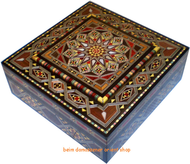 sehr edler quadratischer Schmuckkasten